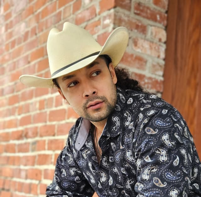 Kirk Basquez performing live