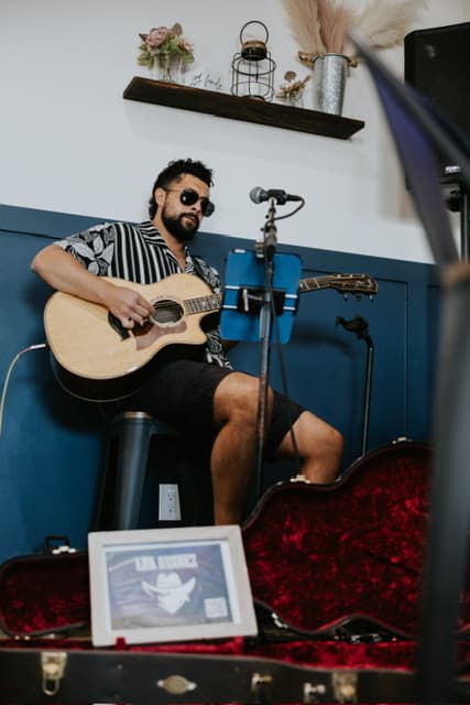 Kirk Basquez intimate acoustic performance